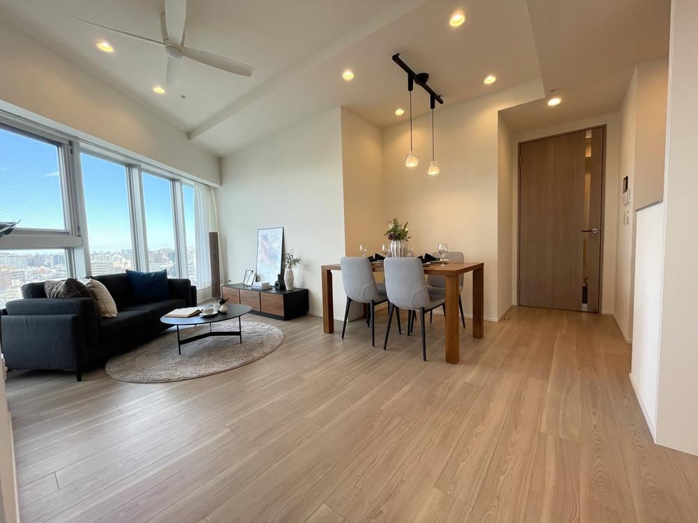 Spacious 2LDK Apartment with Pet Option in Ikebukuro - Photo 1