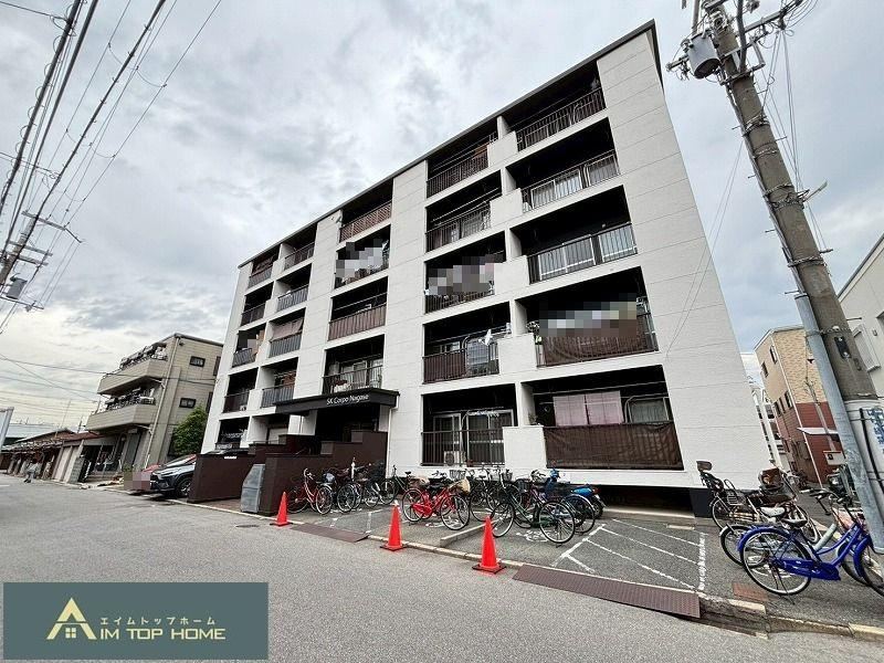2DK apartment in Higashiosaka, Osaka - Photo 1