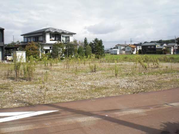 Large Land with No Building Conditions in Higashi Oozaki - Photo 1
