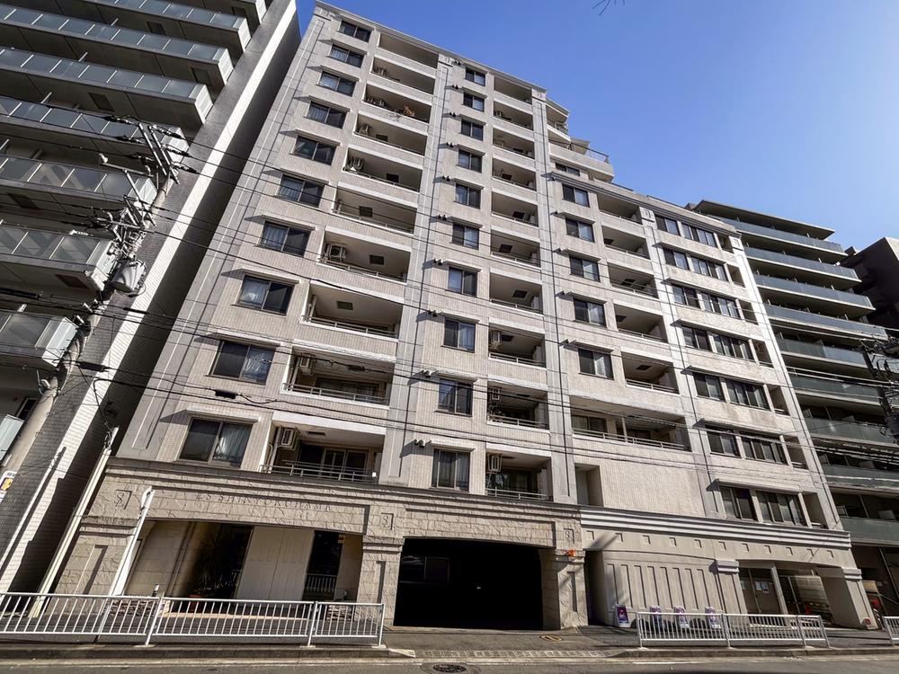 Newly Renovated 3LDK Apartment Near Shinyokohama Station - Photo 1