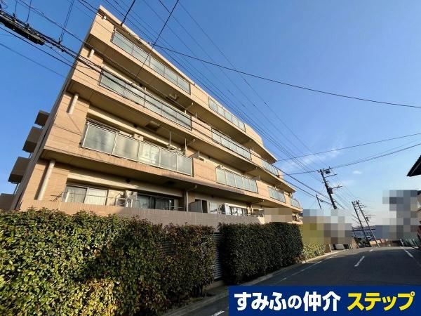 Spacious 3LDK Apartment in Chigusadai - Photo 1