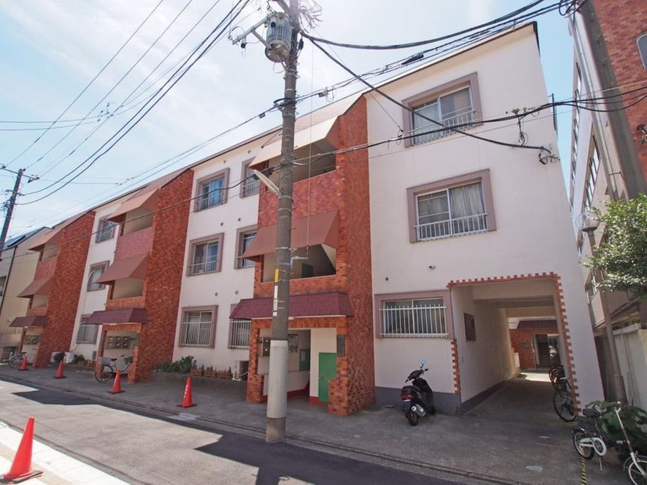 Top Floor 2LDK Apartment in Maenocho - Photo 1