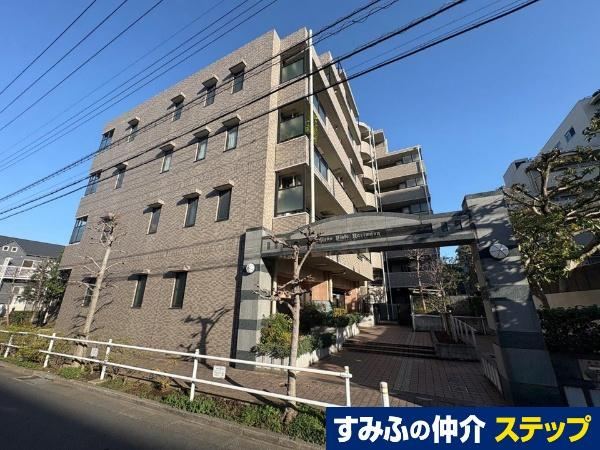 Spacious 3LDK Apartment in Narimasu - Photo 1