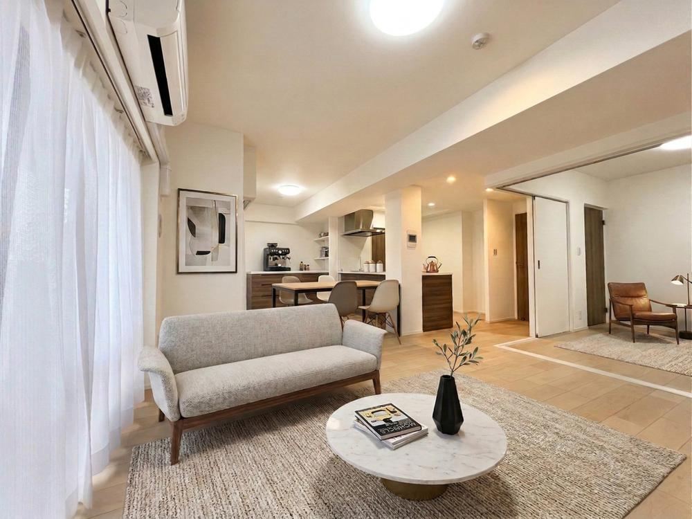 Renovated 3LDK Apartment with Great Views - Photo 1