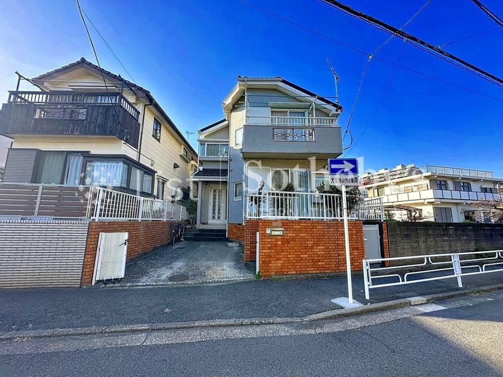 Spacious 3LDK Near Takada Station - Photo 1