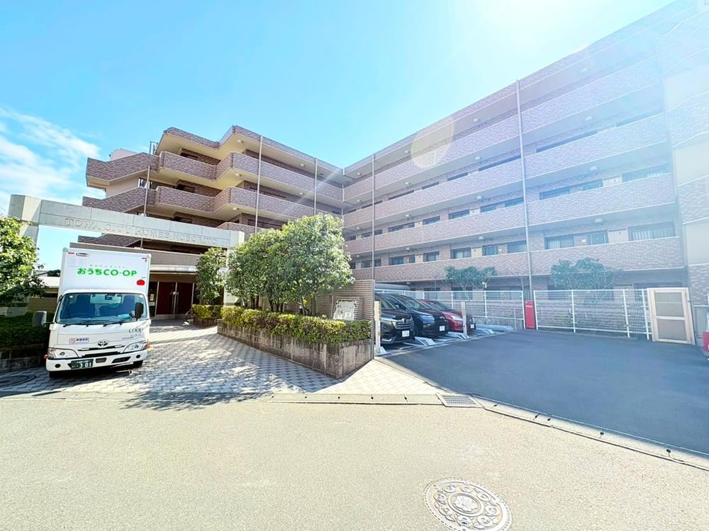 Stylish 3LDK Apartment with Garden in Tamagawa - Photo 1