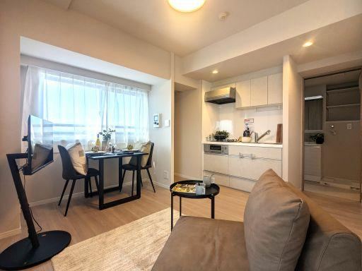 Renovated 1LDK Apartment with Viewing Available - Photo 1