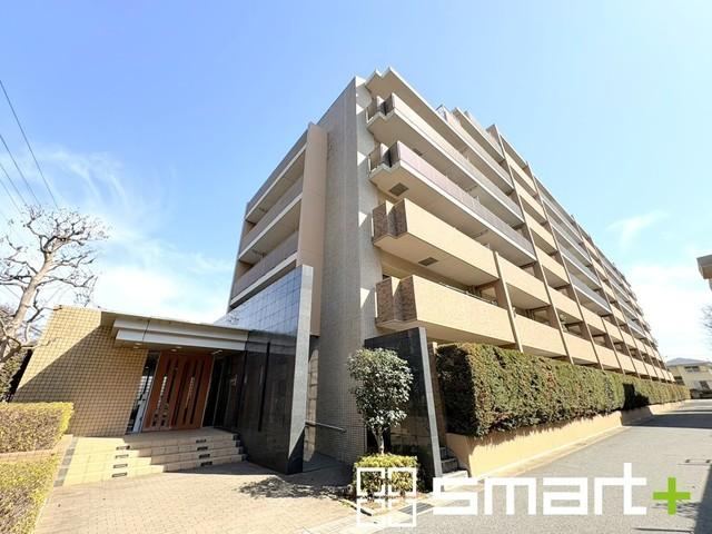 Accessible 3LDK Apartment with Smart Club Benefits - Photo 1