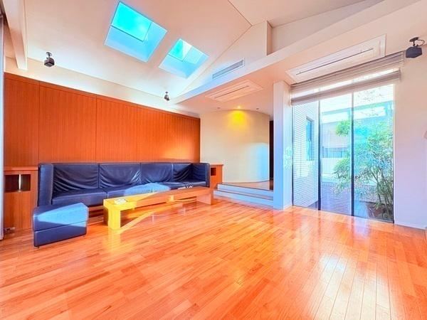 Elegant 5LDK Home in Nishitake-no-Tsuka - Photo 1
