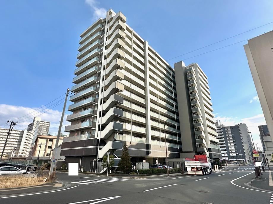 Seismic-Resistant 3LDK Apartment Near Sendai Station - Photo 1