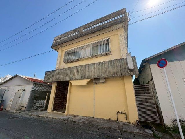 10LDK house in Okinawa, Okinawa - Photo 1
