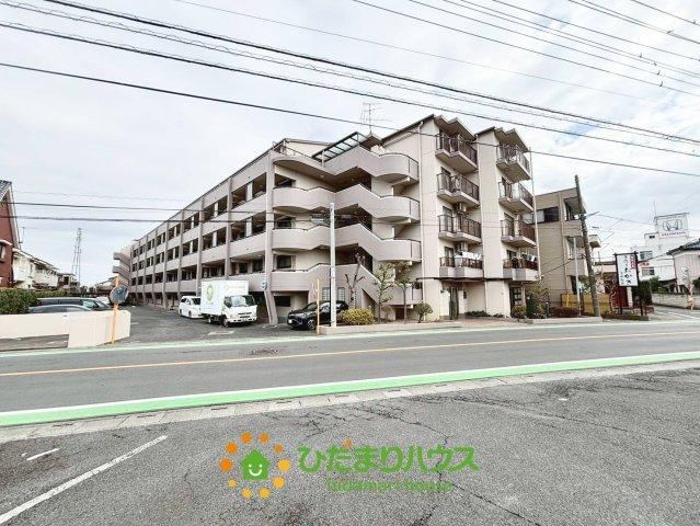 Convenient 3LDK Apartment Near Kuki Station with Two Train Lines - Photo 1