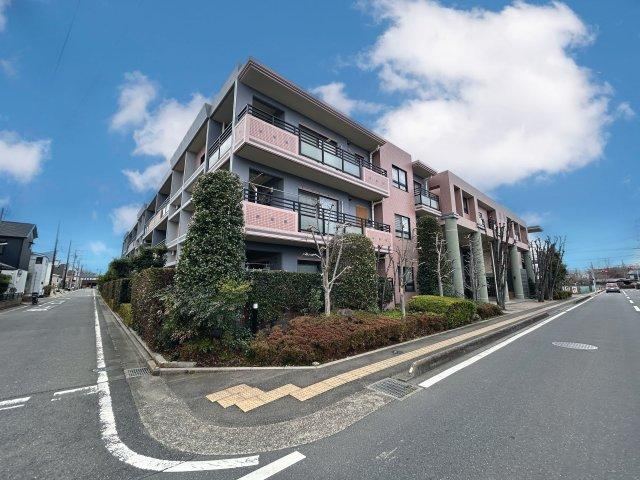 Charming 3LDK Apartment in Shiki - Photo 1