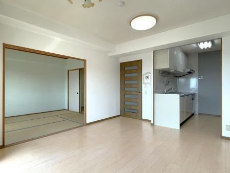 3LDK apartment in Shunan, Yamaguchi - Photo 1
