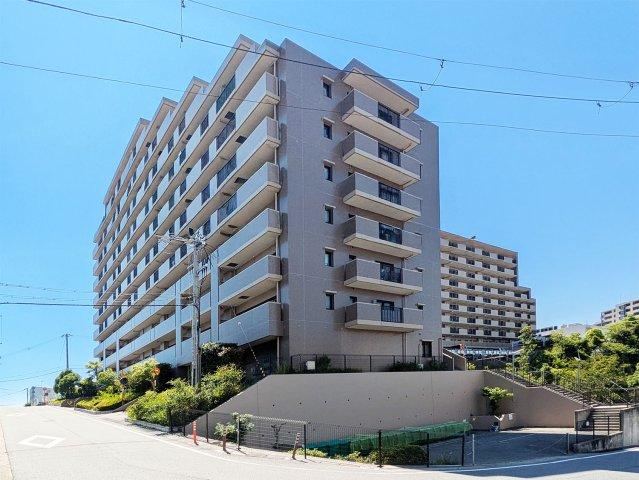 3LDK apartment in Suma Ward, Kobe, Hyogo - Photo 1