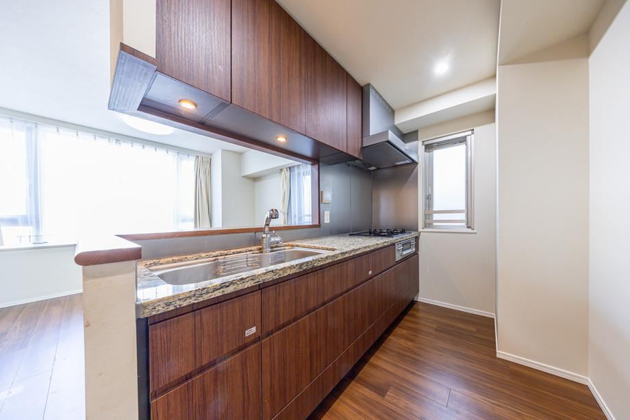 2LDK apartment in Bunkyo Ward, Tokyo - Photo 1