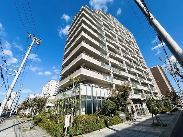 2LDK apartment in Joto Ward, Osaka - Photo 1