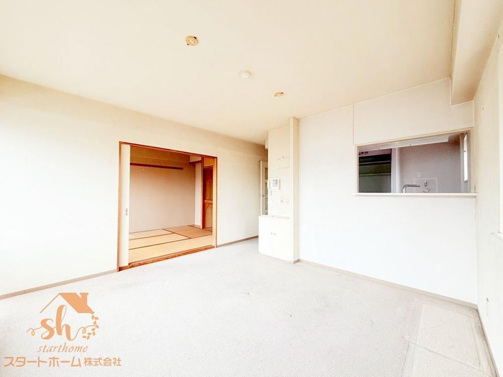 Sunny 3LDK Apartment in Funabashi - Photo 1
