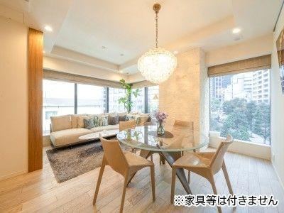 2LDK apartment in Minato Ward, Tokyo - Photo 1