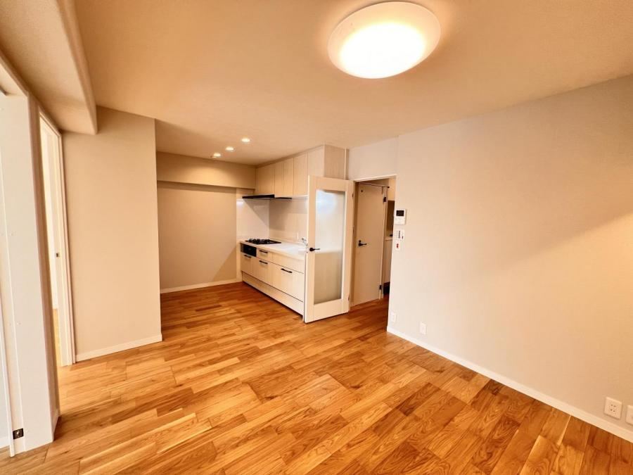Modern 3LDK Apartment in Tsukimino - Photo 1