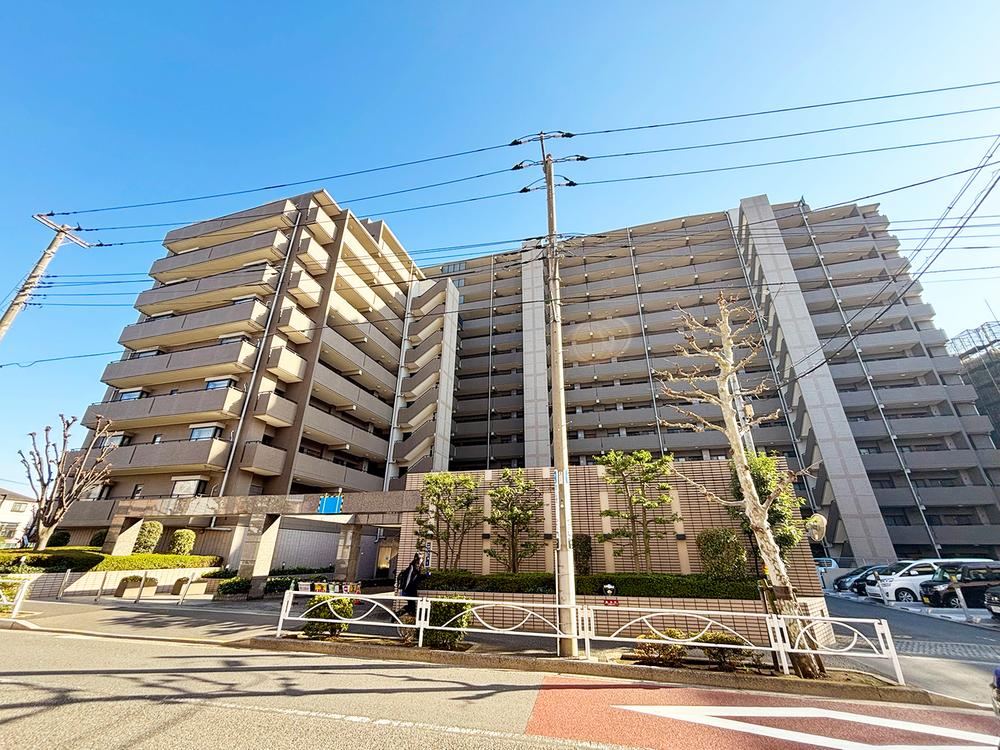 3LDK apartment in Sumida Ward, Tokyo - Photo 1