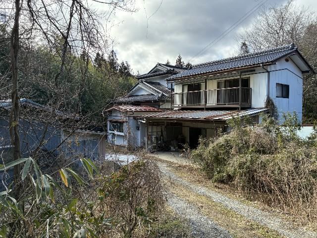 Spacious 9DK House in Natural Environment - Photo 1