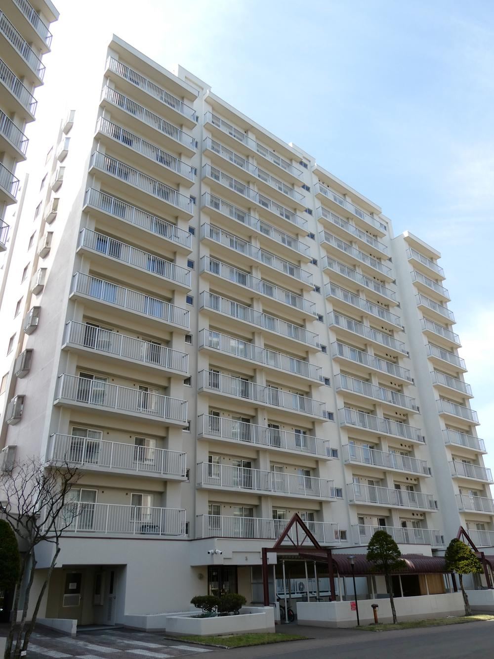 3LDK apartment in Atsubetsu Ward, Sapporo, Hokkaido - Photo 1