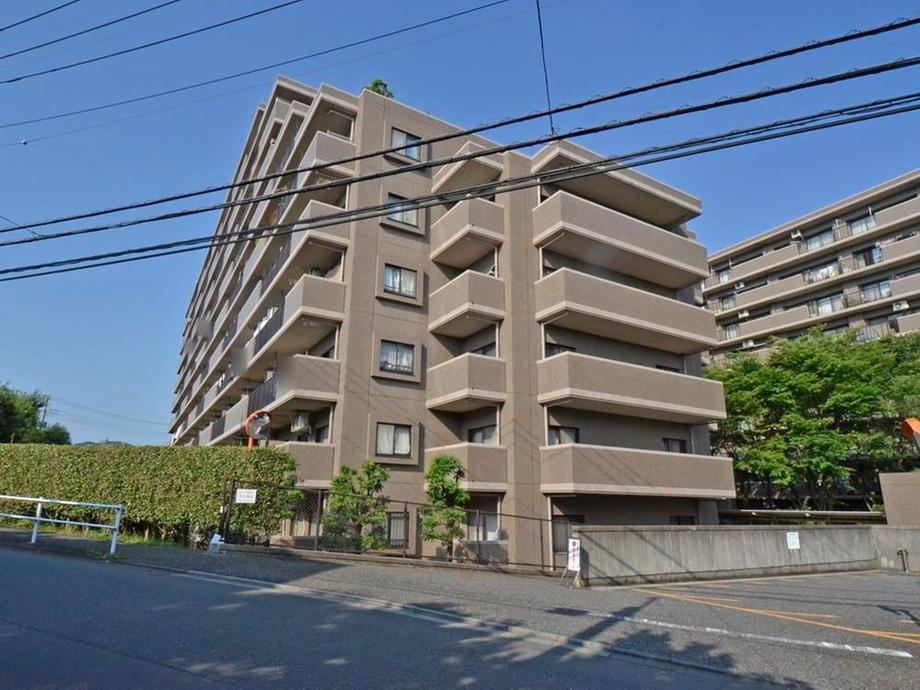 2SLDK Apartment with Southern Exposure in Fujimino - Photo 1