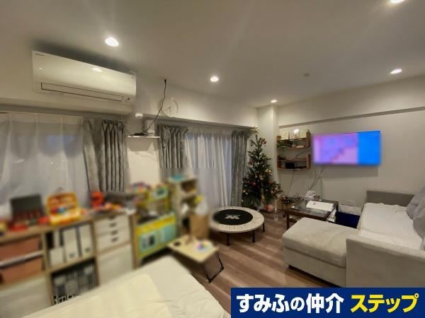 Spacious 3LDK Apartment in Koto - Photo 1