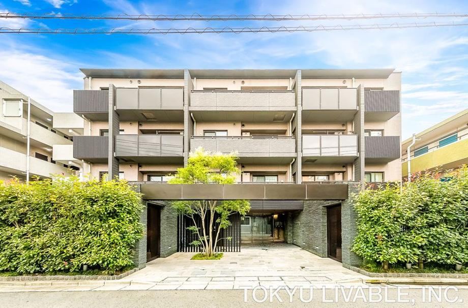 2LDK+S apartment in Setagaya Ward, Tokyo - Photo 1