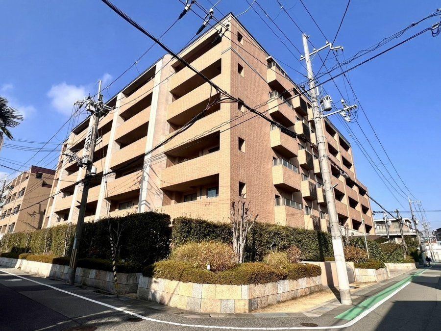 3LDK apartment in Nishinomiya, Hyogo - Photo 1