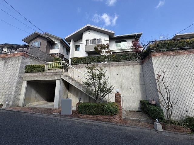 5LDK house in Aki Ward, Hiroshima - Photo 1