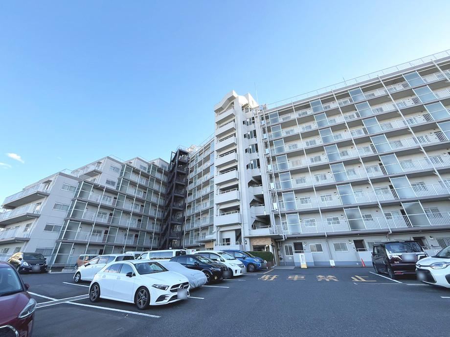 Upcoming Fully Renovated 2LDK+S Apartment - Photo 1
