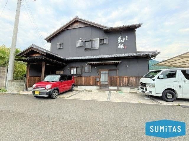 4LDK house in Matsuyama, Ehime - Photo 1