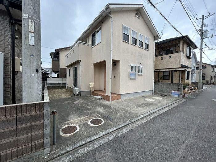 3LDK house in Matsuyama, Ehime - Photo 1