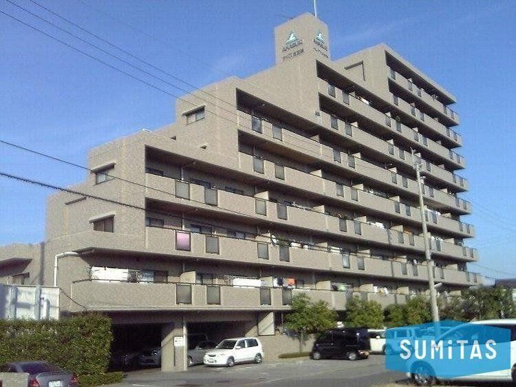 3LDK apartment in Matsuyama, Ehime - Photo 1