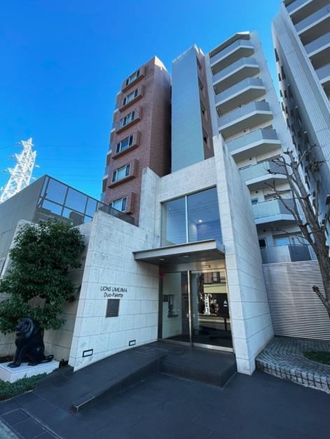Renovated South-Facing 3LDK Corner Unit in Adachi - Photo 1