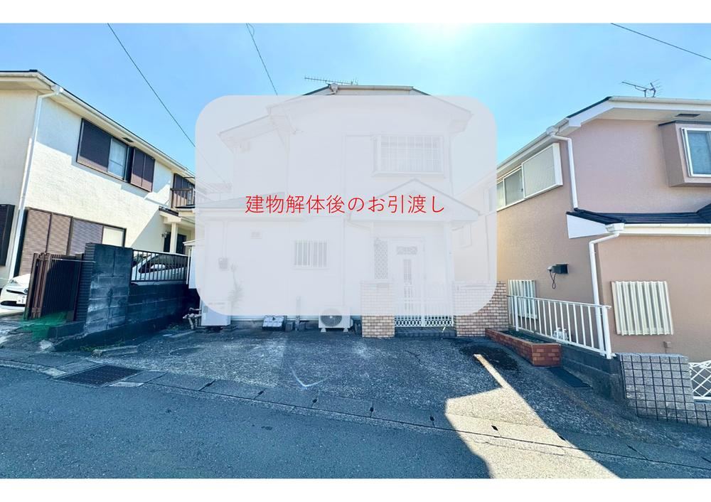 Flat Land Near Tsurugamine Station with No Building Conditions - Photo 1