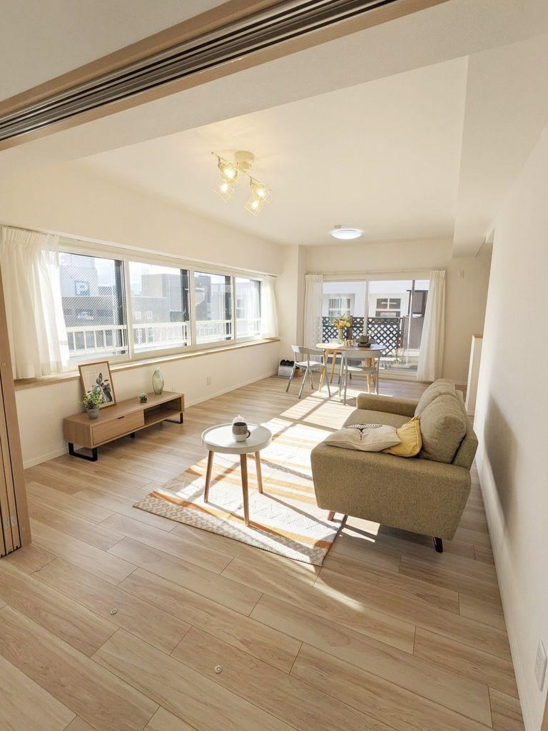 Conveniently Located 4LDK Apartment Near Shiroishi Station - Photo 1