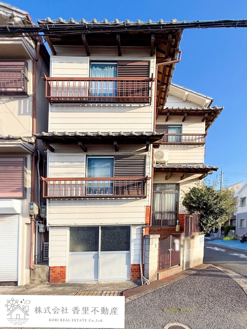 4DK house in Hirakata, Osaka - Photo 1