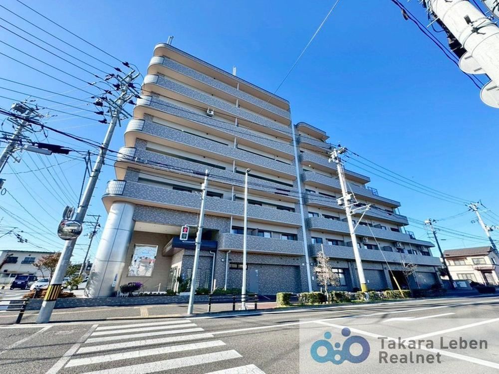 Spacious 1LDK Renovated Apartment in Wakabayashi, Sendai - Photo 1