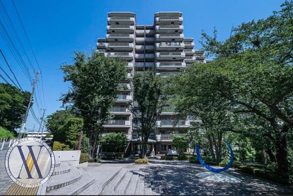 Bright 2LDK Apartment in Kanagawa - Photo 1