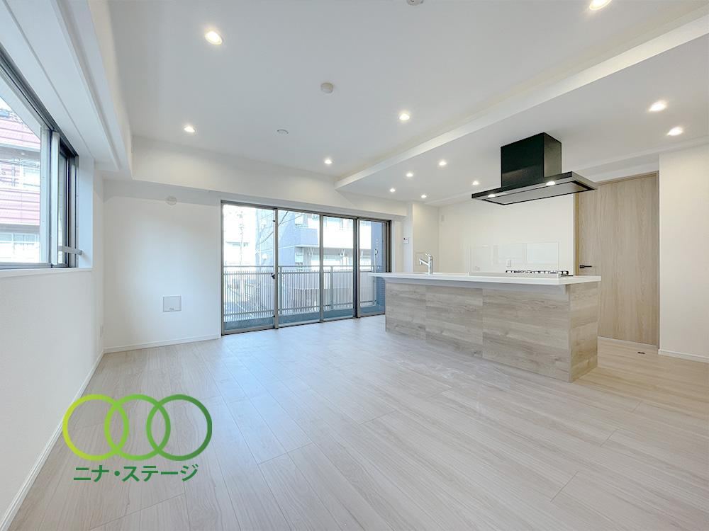Charming 2LDK Apartment with Renovation in Chidori - Photo 1