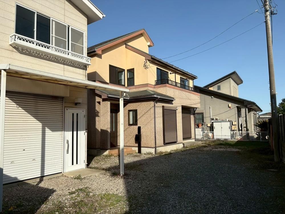 Renovated 4LDK House with Large Yard in Tana - Photo 1