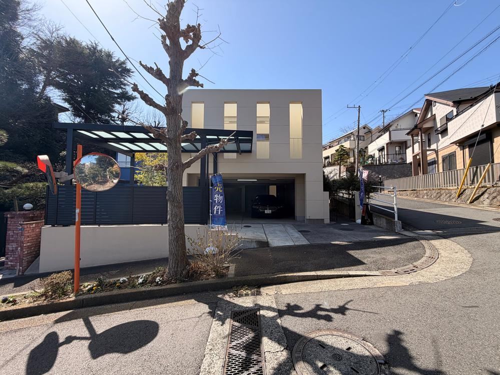 Spacious RC House with Garage and Rooftop Balcony - Photo 1