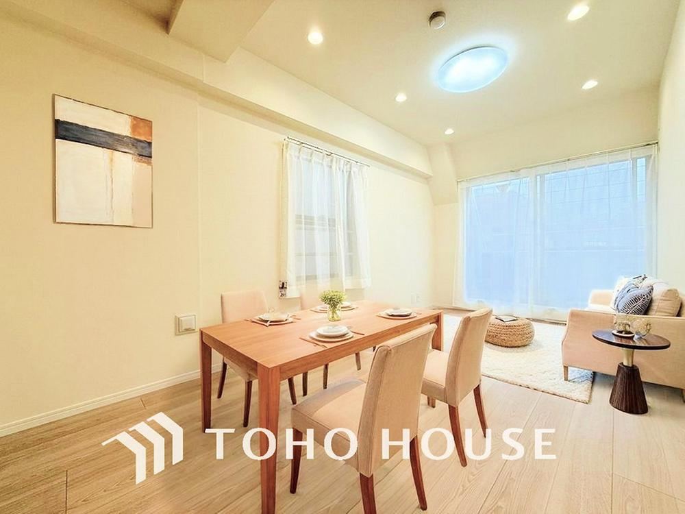 Stylish 1LDK Apartment Steps from Motomachi Station - Photo 1