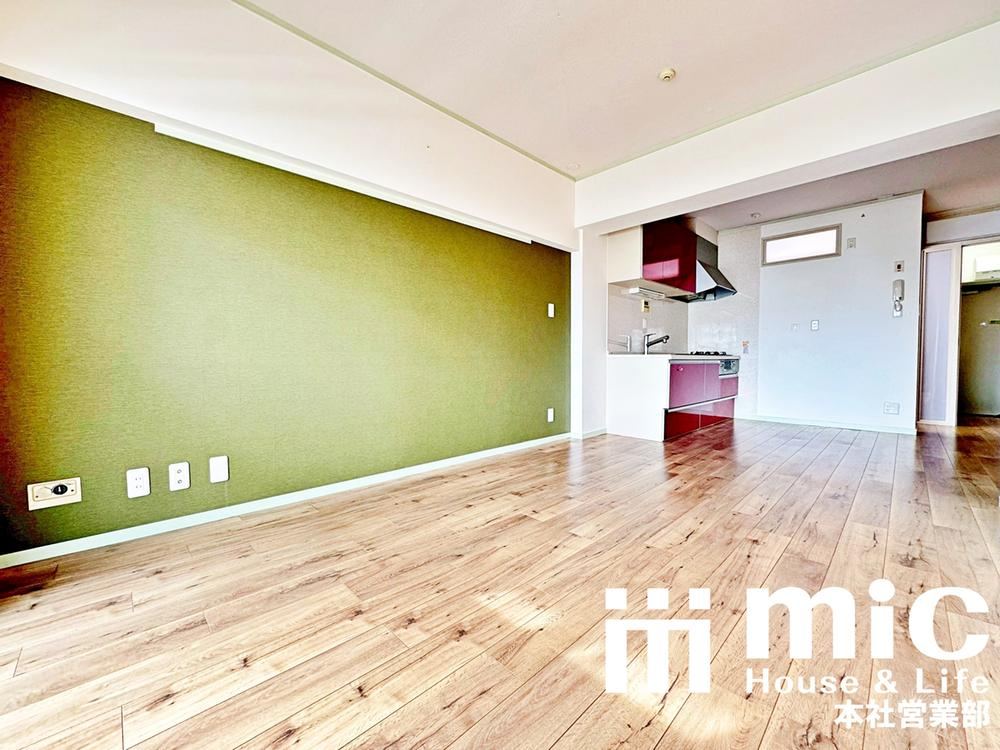 Select 3DK Apartment with Great Views - Photo 1