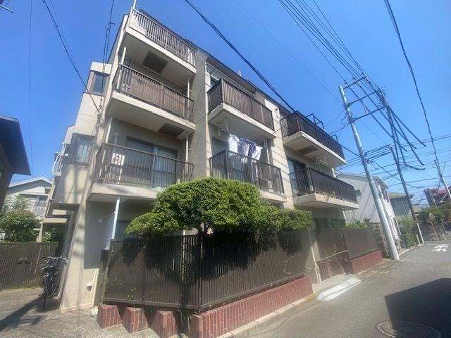 Sunny 1LDK Corner Apartment in Fujisawa - Photo 1