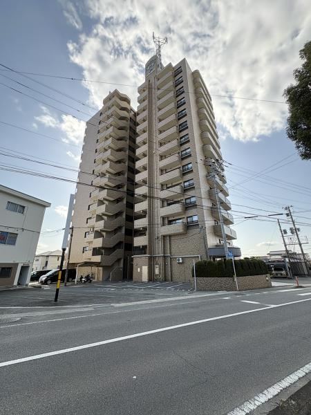 4LDK apartment in Kurume, Fukuoka - Photo 1