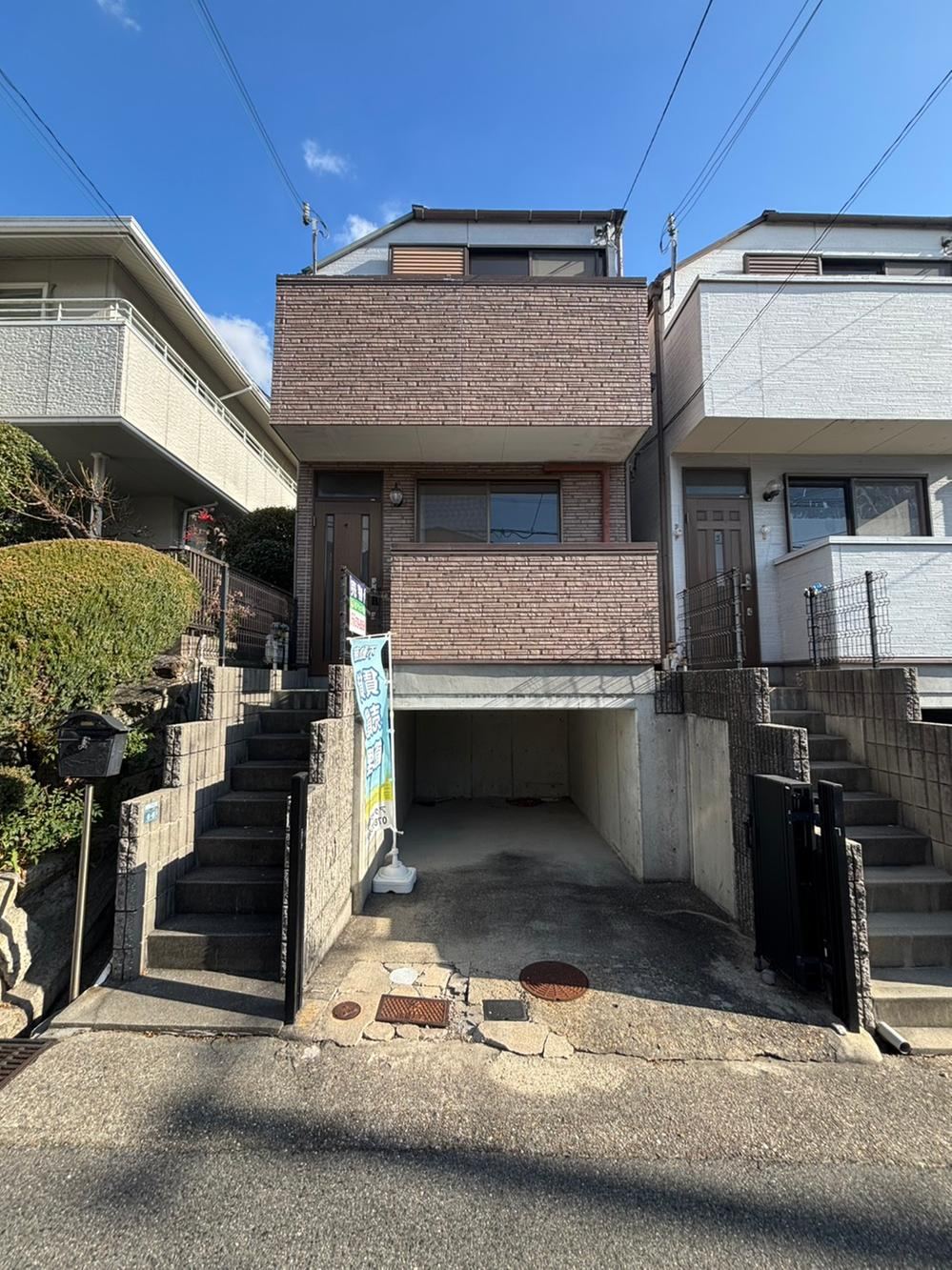 4DK house in Tarumi Ward, Kobe, Hyogo - Photo 1